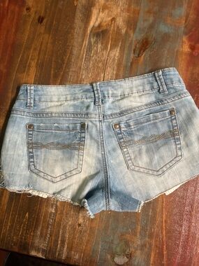 Hot Kiss Cici Shorts Size 11 worn 2x Cute hip detail!